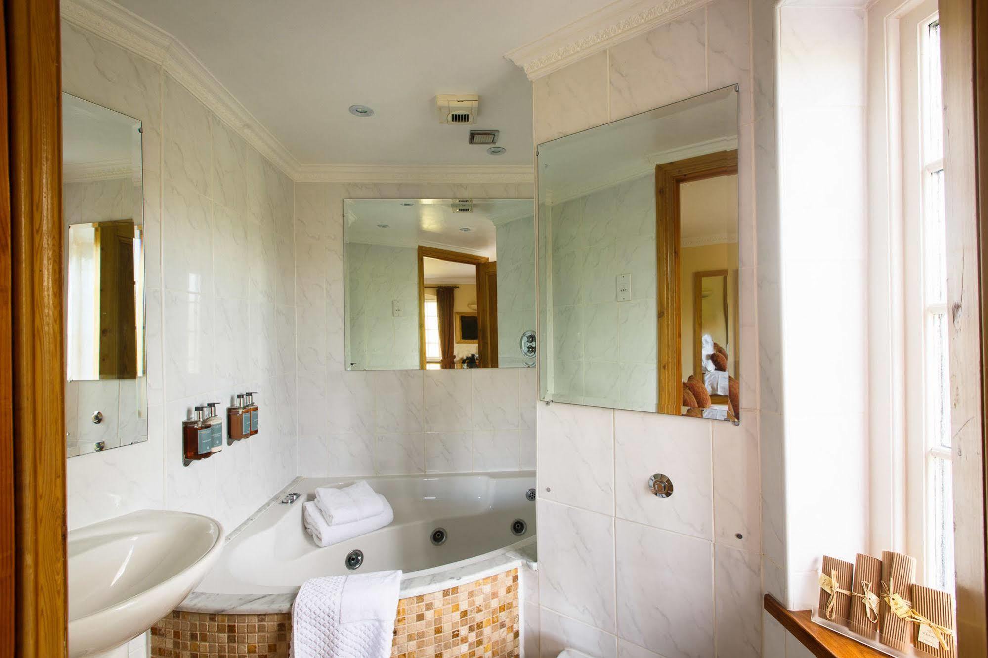 The Mooring Post Bed & Breakfast Gloucester Eksteriør bilde