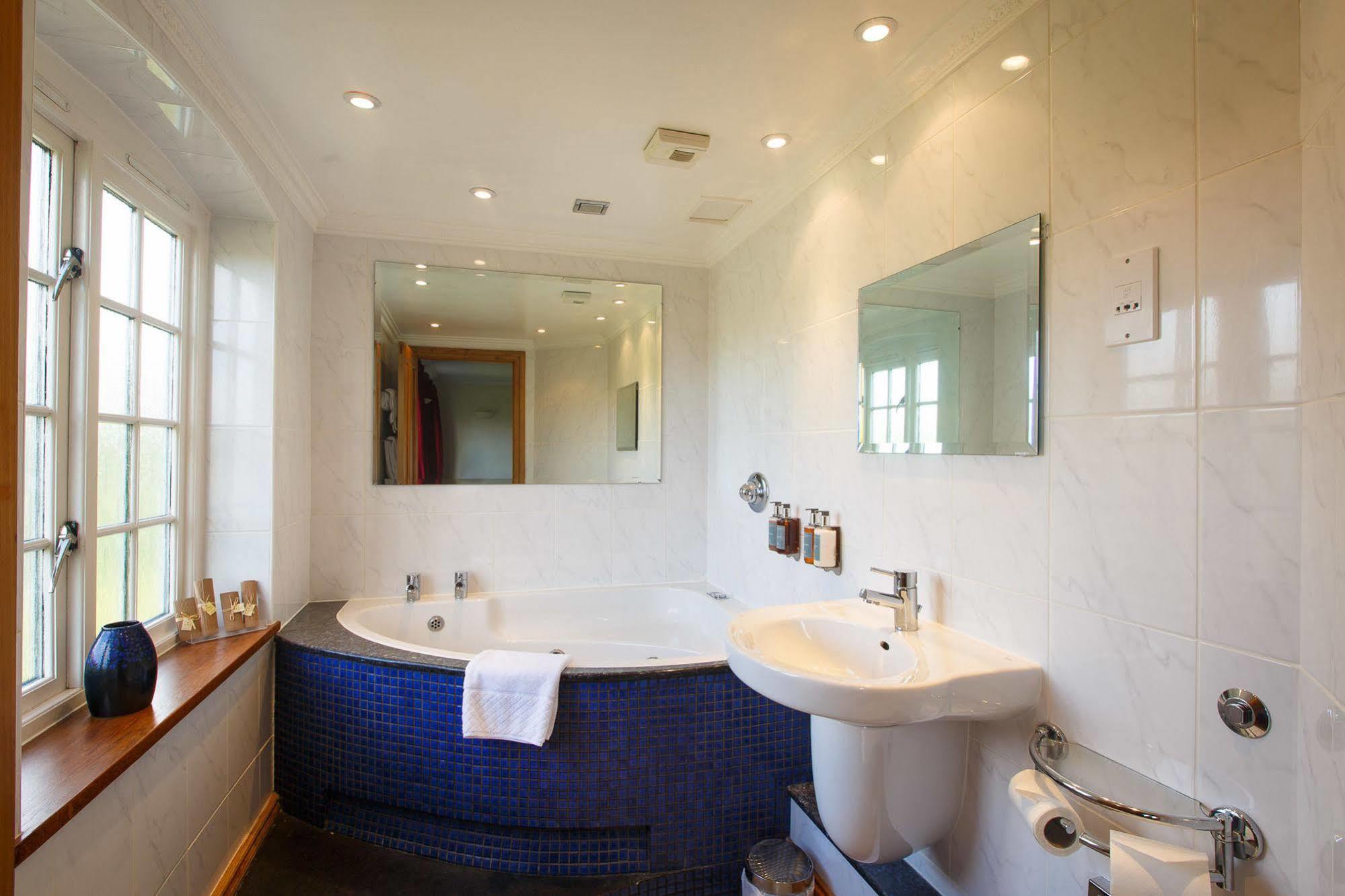 The Mooring Post Bed & Breakfast Gloucester Eksteriør bilde